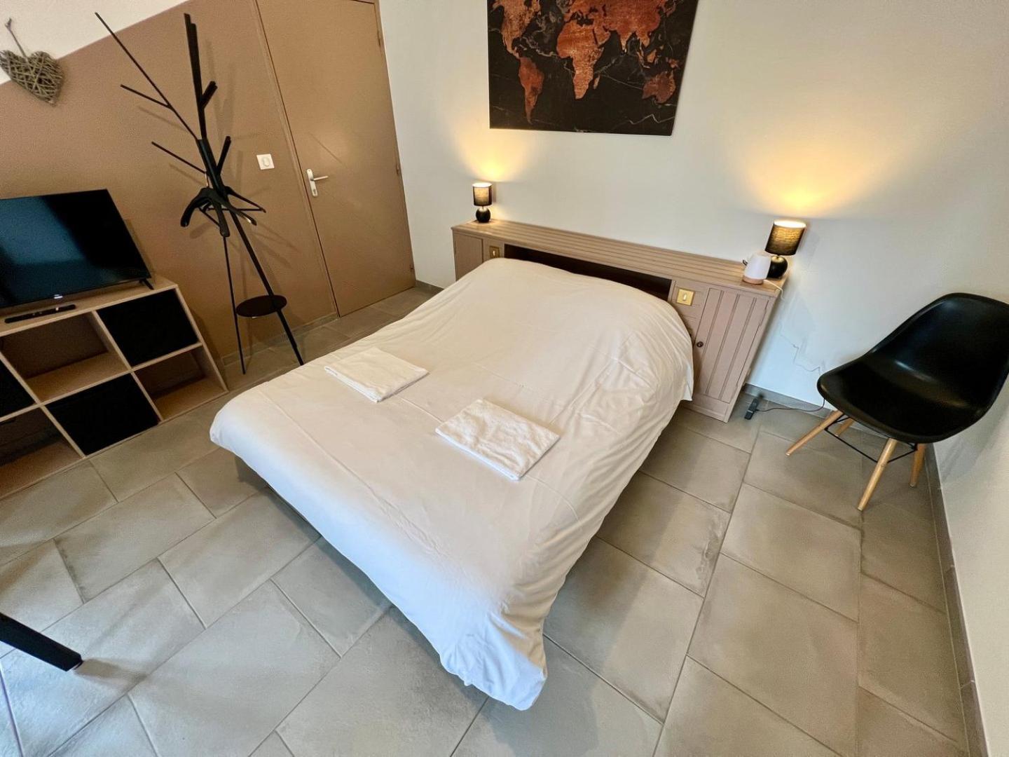 Chez Marcel - Maison 3 Chambres Люсак-ле-Шато Екстериор снимка